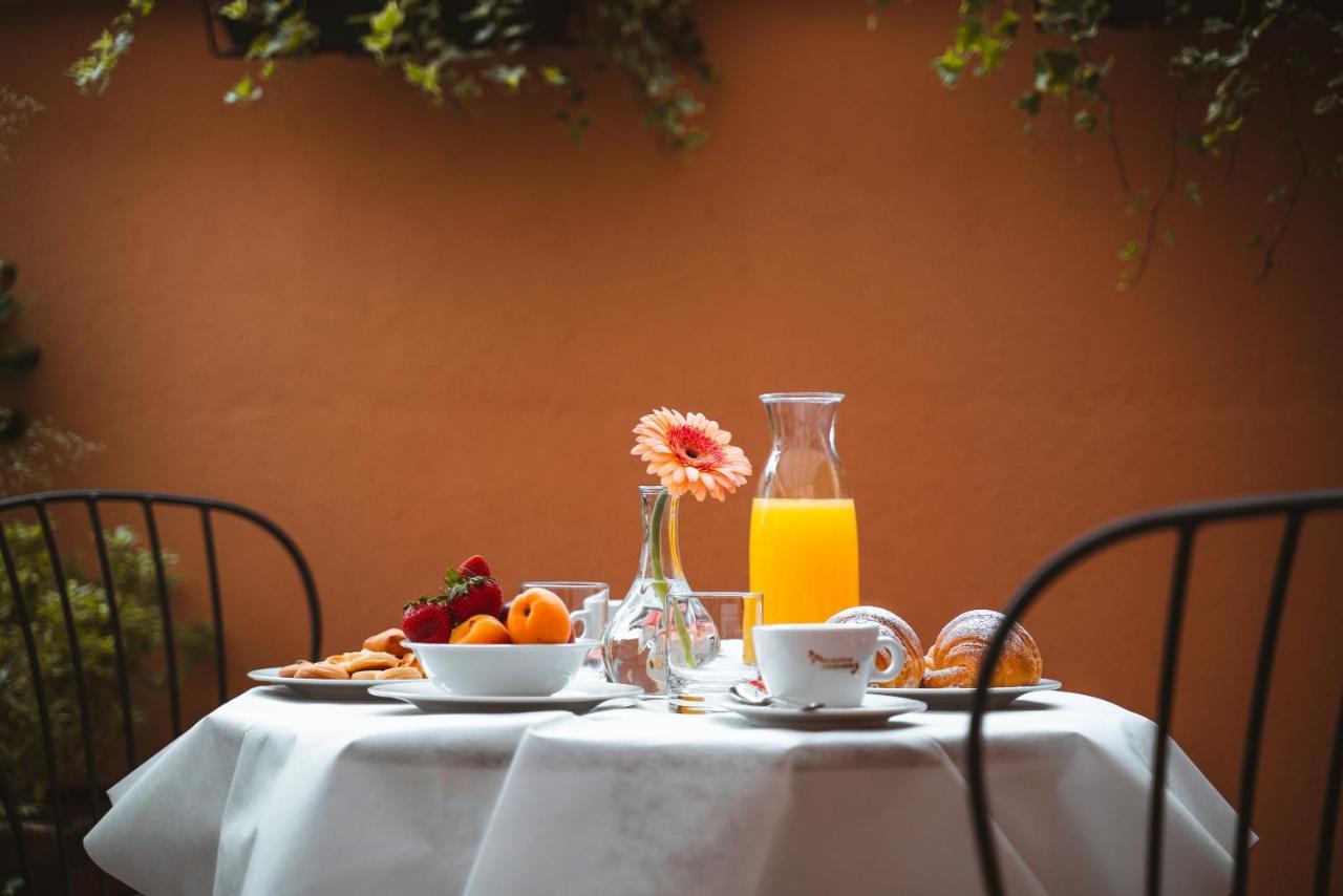 Albergo Commercio ปัลมาโนวา ภายนอก รูปภาพ